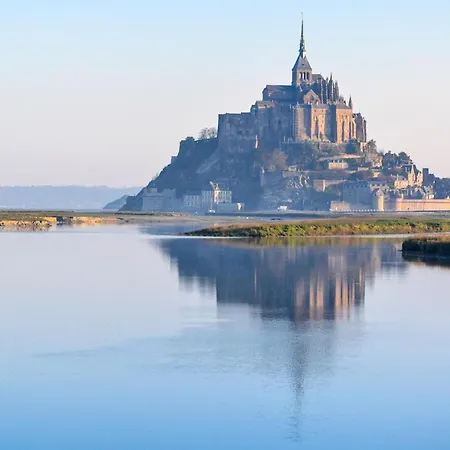 Studio Privatif Et Sa Piscine Aux Agapanthes De Cromel - Le Mont Saint-michel Feriehus