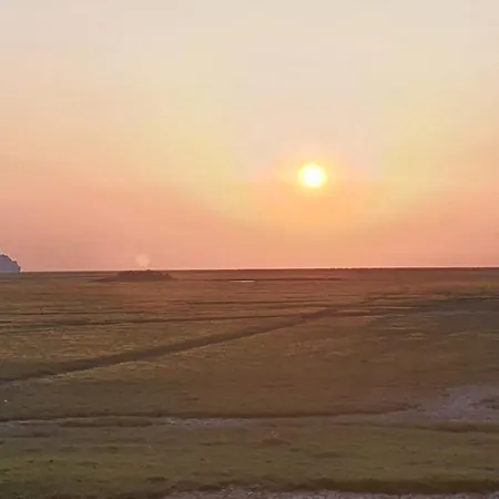 Studio Privatif Et Sa Piscine Aux Agapanthes De Cromel - Le Mont Saint-michel