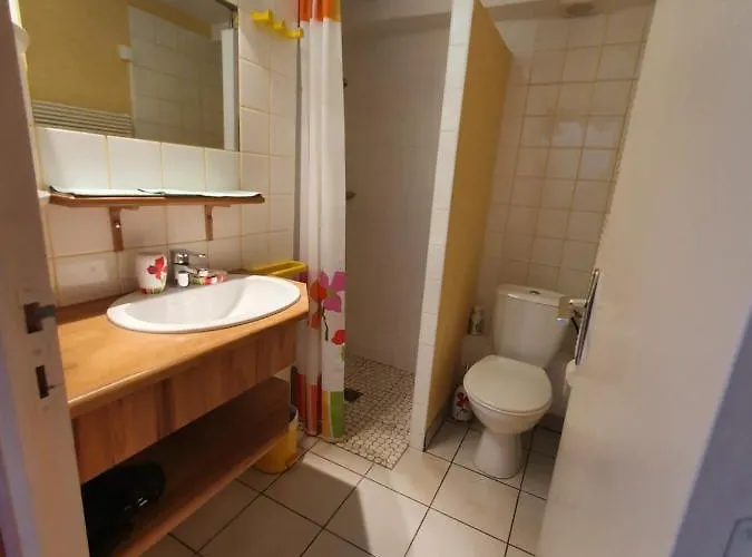 Holiday home Studio Privatif Et Sa Piscine Aux Agapanthes De Cromel - Le Mont Saint-michel