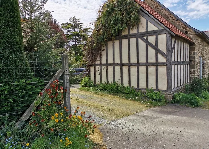 Studio Privatif Et Sa Piscine Aux Agapanthes De Cromel - Le Mont Saint-michel Holiday home
