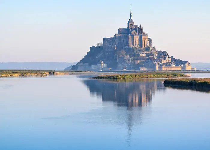 Studio Privatif Et Sa Piscine Aux Agapanthes De Cromel - Le Mont Saint-michel Holiday home