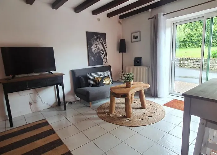 Studio Privatif Et Sa Piscine Aux Agapanthes De Cromel - Le Mont Saint-michel Holiday home