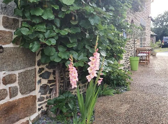 Studio Privatif Et Sa Piscine Aux Agapanthes De Cromel - Le Mont Saint-michel Holiday home *