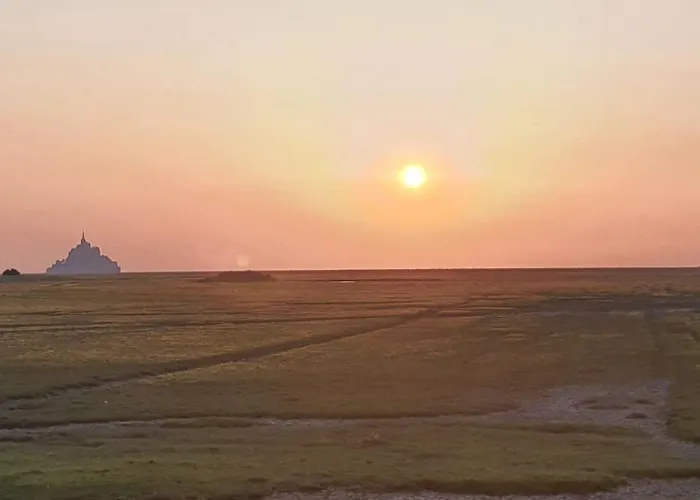 Studio Privatif Et Sa Piscine Aux Agapanthes De Cromel - Le Mont Saint-michel